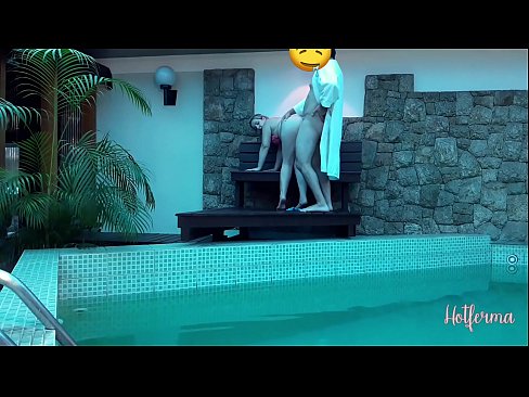 ❤️ Boss uzaicina kalponi uz baseinu, bet nevarēja pretoties karstu ️❌ Porno video pie mums lv.novoporn.ru